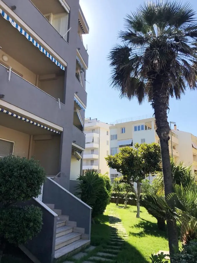 Alghero Charming Apartments, Steps From The Beach شقة