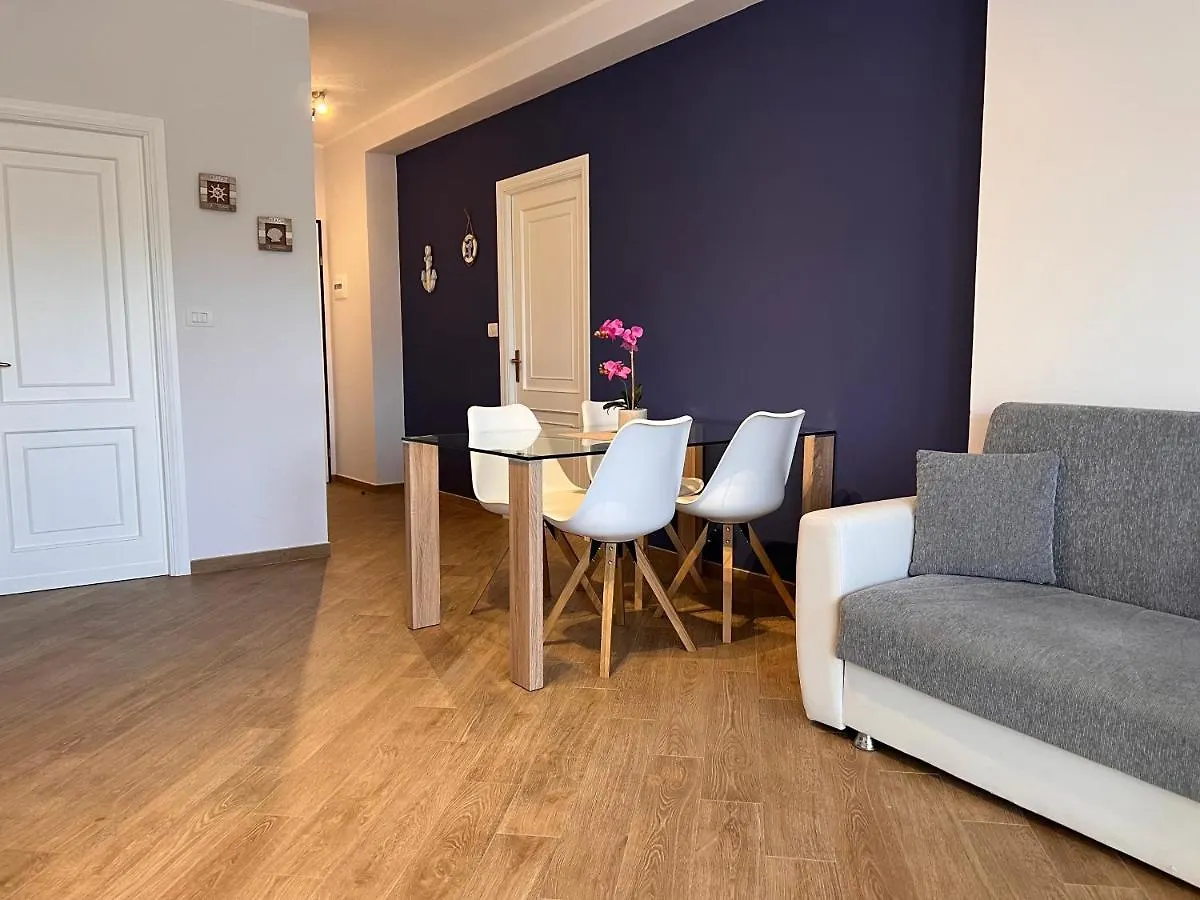Alghero Charming Apartments, Steps From The Beach