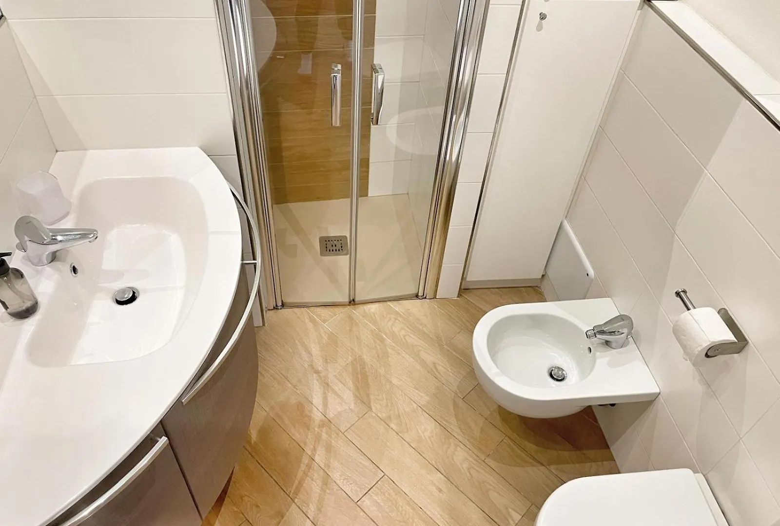 Alghero Charming Apartments, Steps From The Beach Lejlighed